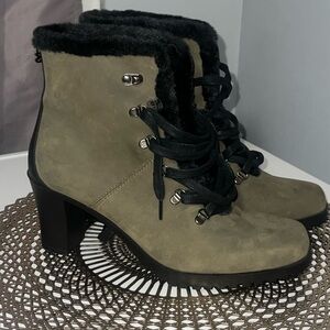 Rebrilliant Waterproof Green and Black Lace Up Boots
